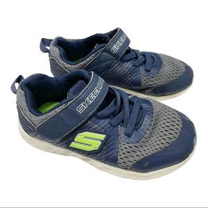 Skechers boy sneakers Velcro tennis shoes size 9